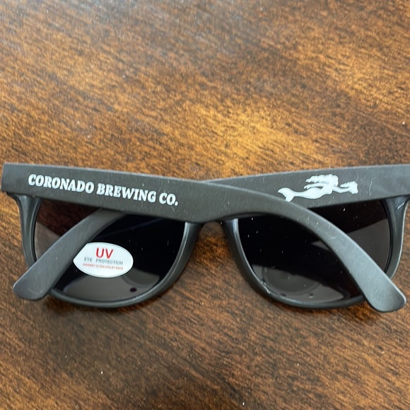 NWT CORONADO BREWING COMPANY Black Sunglasses, UV Protection from San Diego, CA - Picture 1 of 8